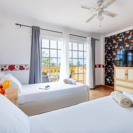 וילה Luxury Villa Luna With Private Heated Pool