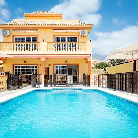 וילה Luxury Villa Luna With Private Heated Pool *