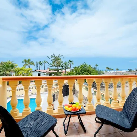 Luxury Villa Luna With Private Heated Pool וילה קיאו סלבאחה