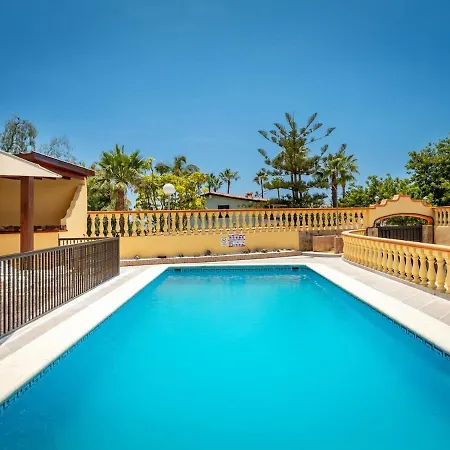 וילה Luxury Villa Luna With Private Heated Pool קיאו סלבאחה