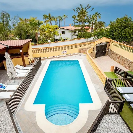 Luxury Luna With Private Heated Pool Willa