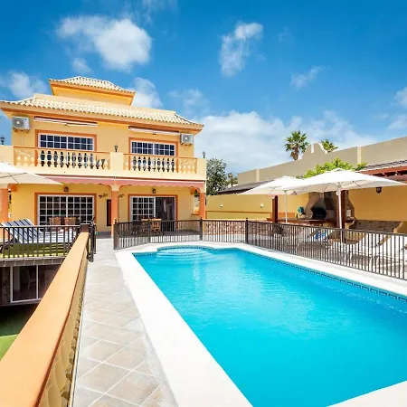 Luxury Luna With Private Heated Pool Willa