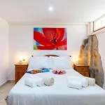 Luxury Luna With Private Pool Вилла Кальяо-Сальвахе