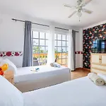 Вилла Luxury Luna With Private Pool